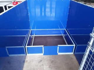 Whelping box