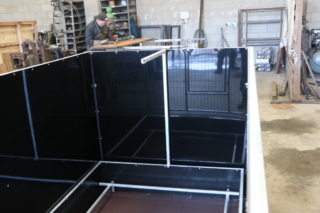 Whelping box, whelping dog pen