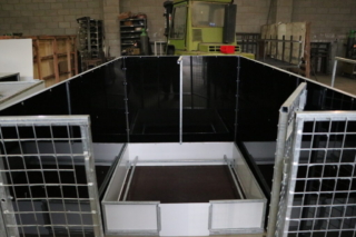 Whelping pen
